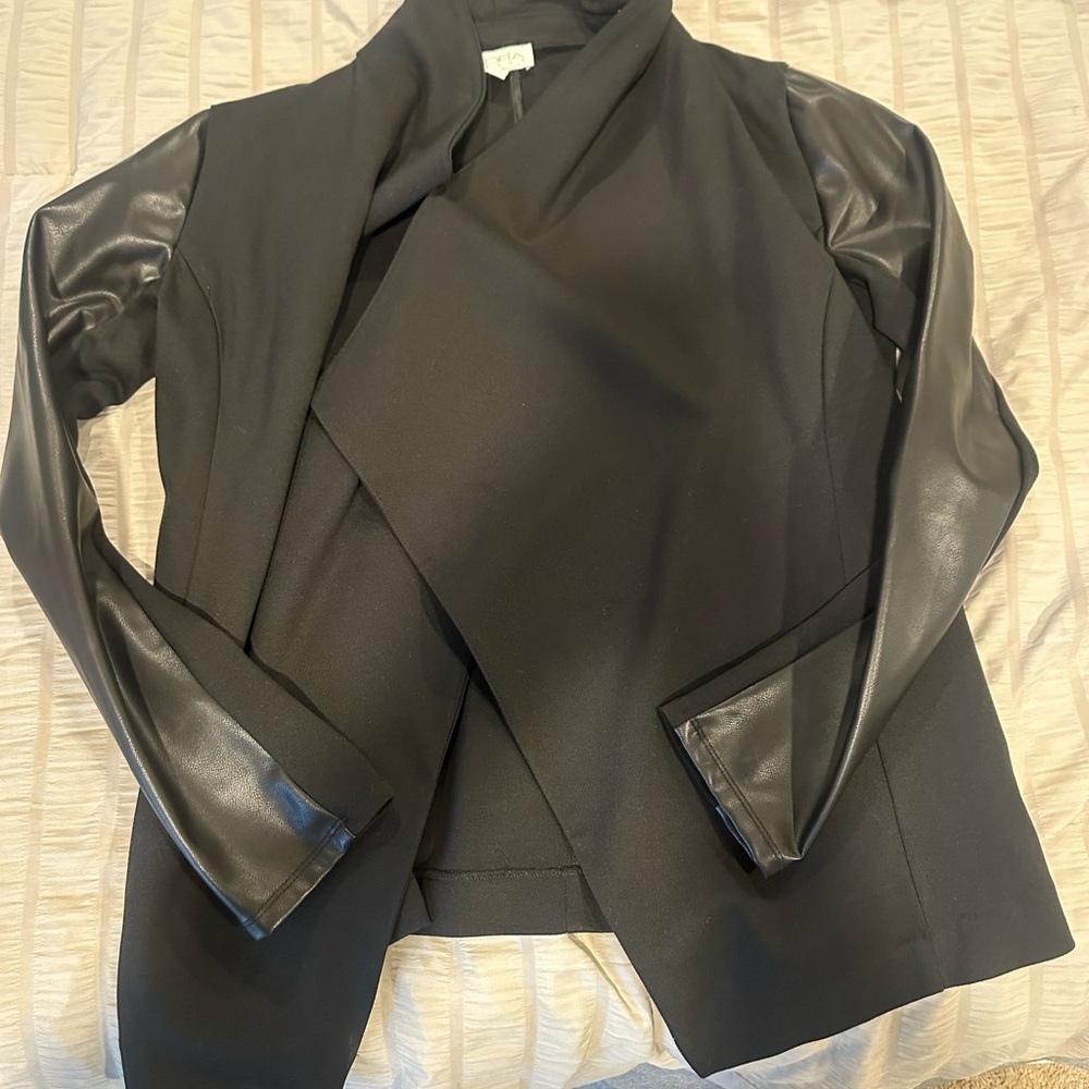 Sofia Vergara Elegant Black Women's Jacket